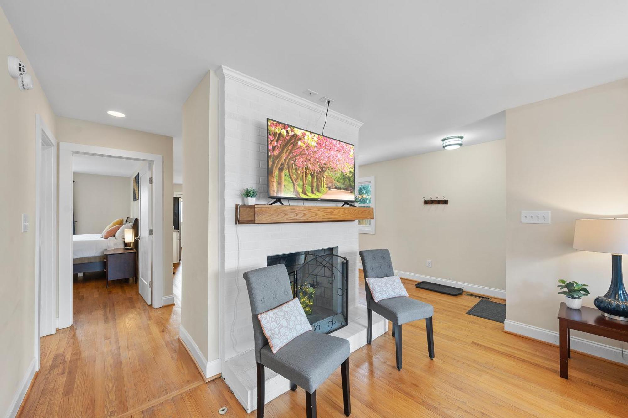 Charming Dt 3-Bed Bungalow With Fenced-In Yard Raleigh Exterior photo