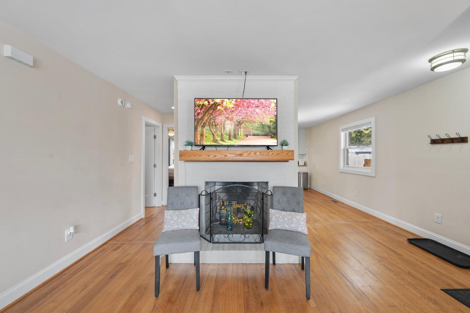 Charming Dt 3-Bed Bungalow With Fenced-In Yard Raleigh Exterior photo