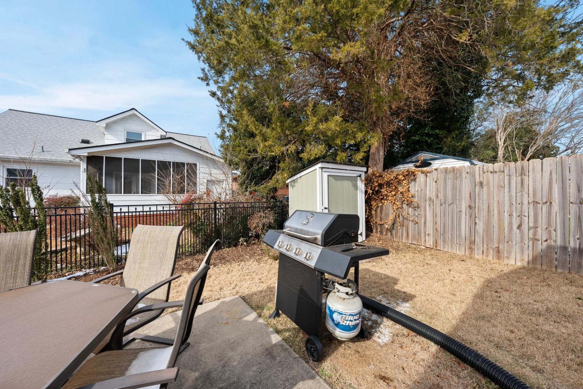 Charming Dt 3-Bed Bungalow With Fenced-In Yard Raleigh Exterior photo